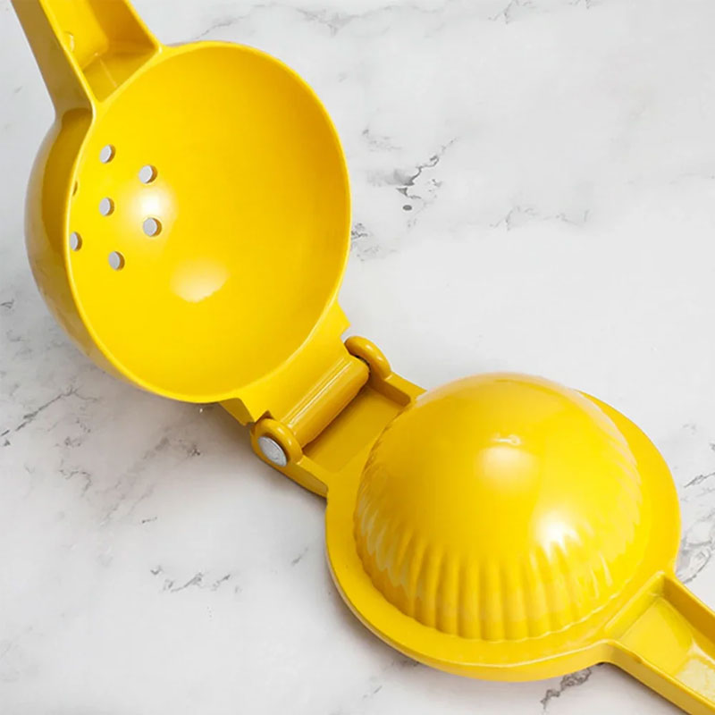 Handheld Lemon Squeezer for Effortless Citrus Juicing